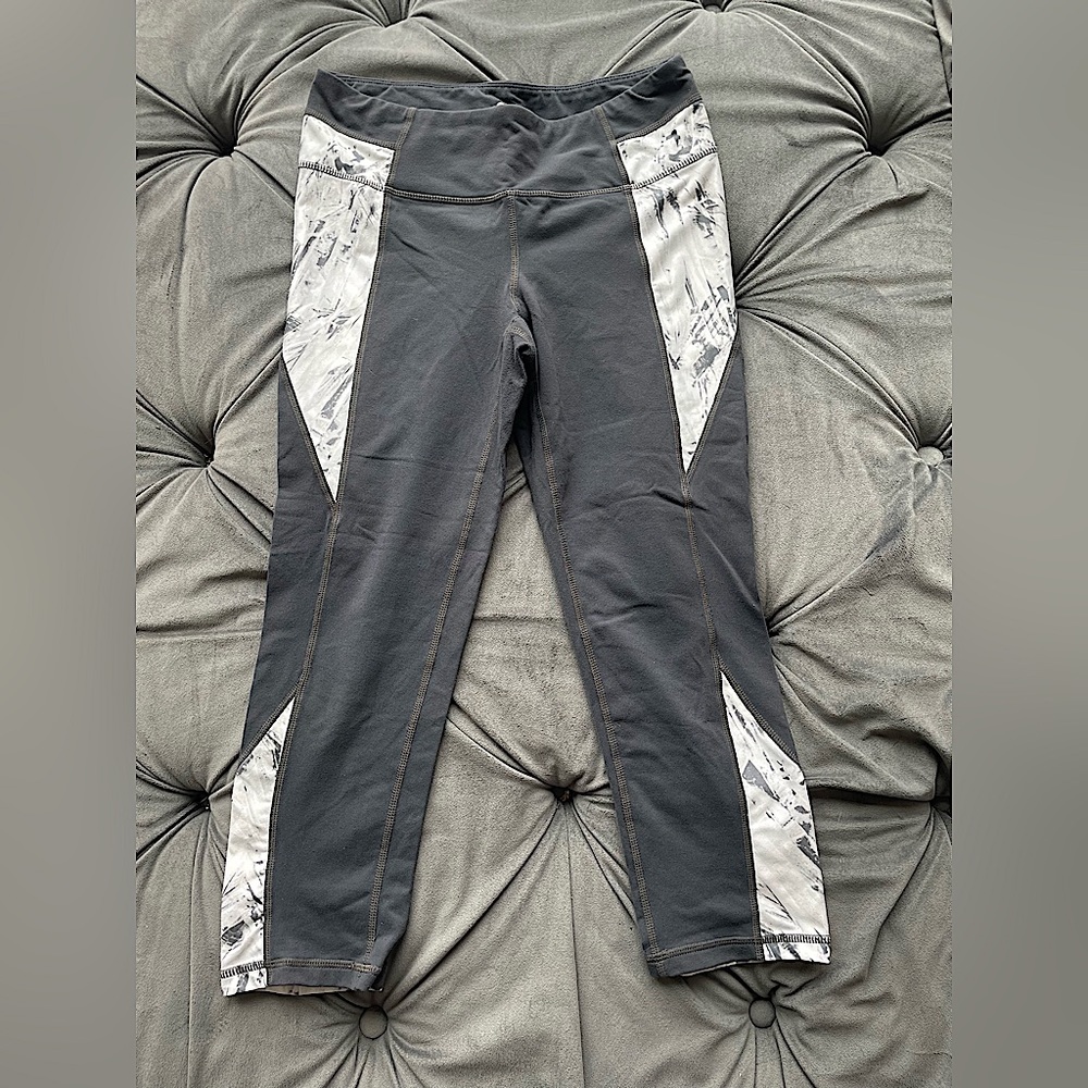 Athleta Women’s Gray Pattern Marble/Striped Leggings Size S